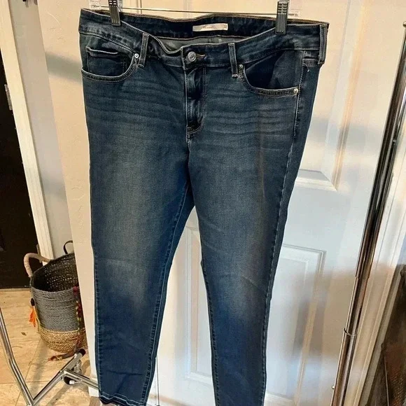 Levi’s 711 Skinny Jeans - Size 32 - Picture 7 of 7